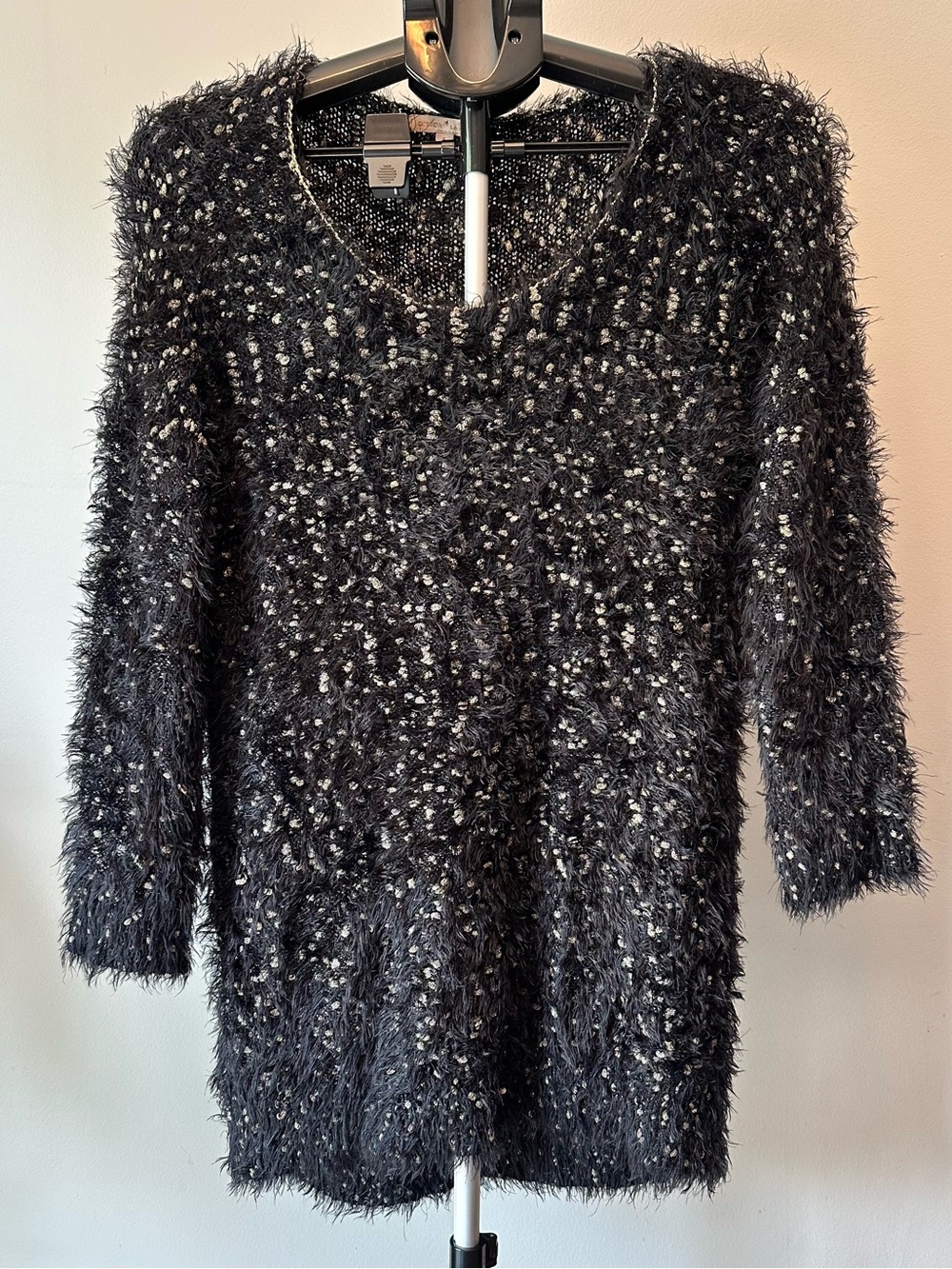 Gibson & Latimer Metallic Gold Fuzzy Sparkle Knit Crewneck Sweater Small